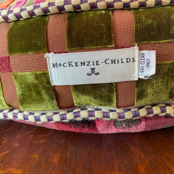 BEAUTIFUL RARE Vintage MacKenzie Childs Round Velvet Pillow with Bow Ribbon Ties - Picture 2 of 12